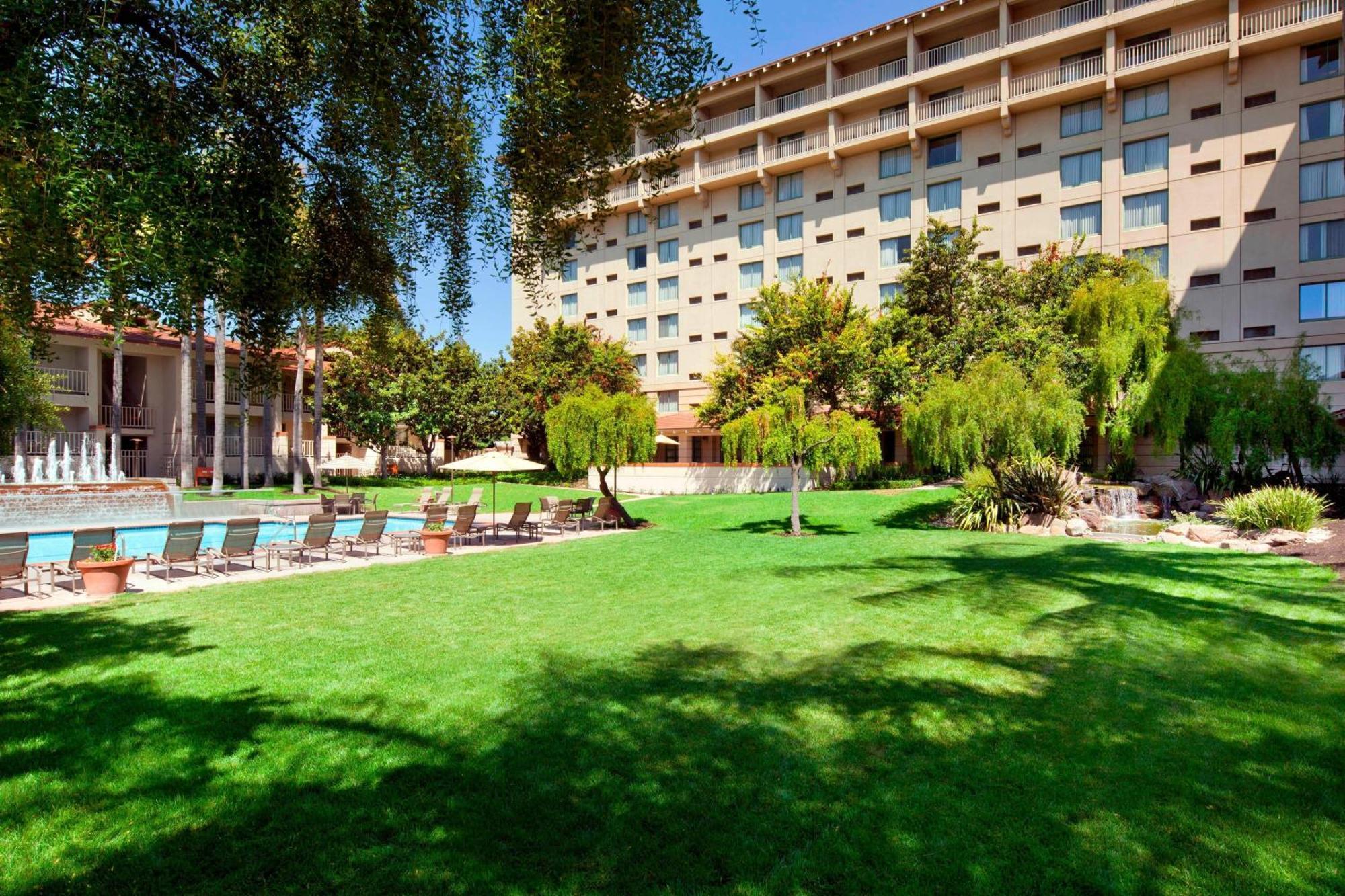 Sheraton San Jose Милпитас Экстерьер фото